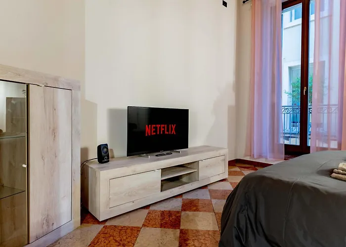 -Near Arena & Giuletta- Pet Friendly Mazzini Palace