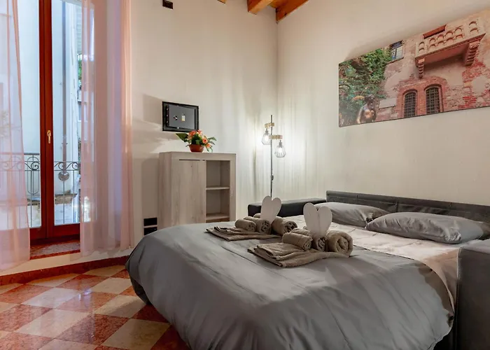 -Near Arena & Giuletta- Pet Friendly Mazzini Palace