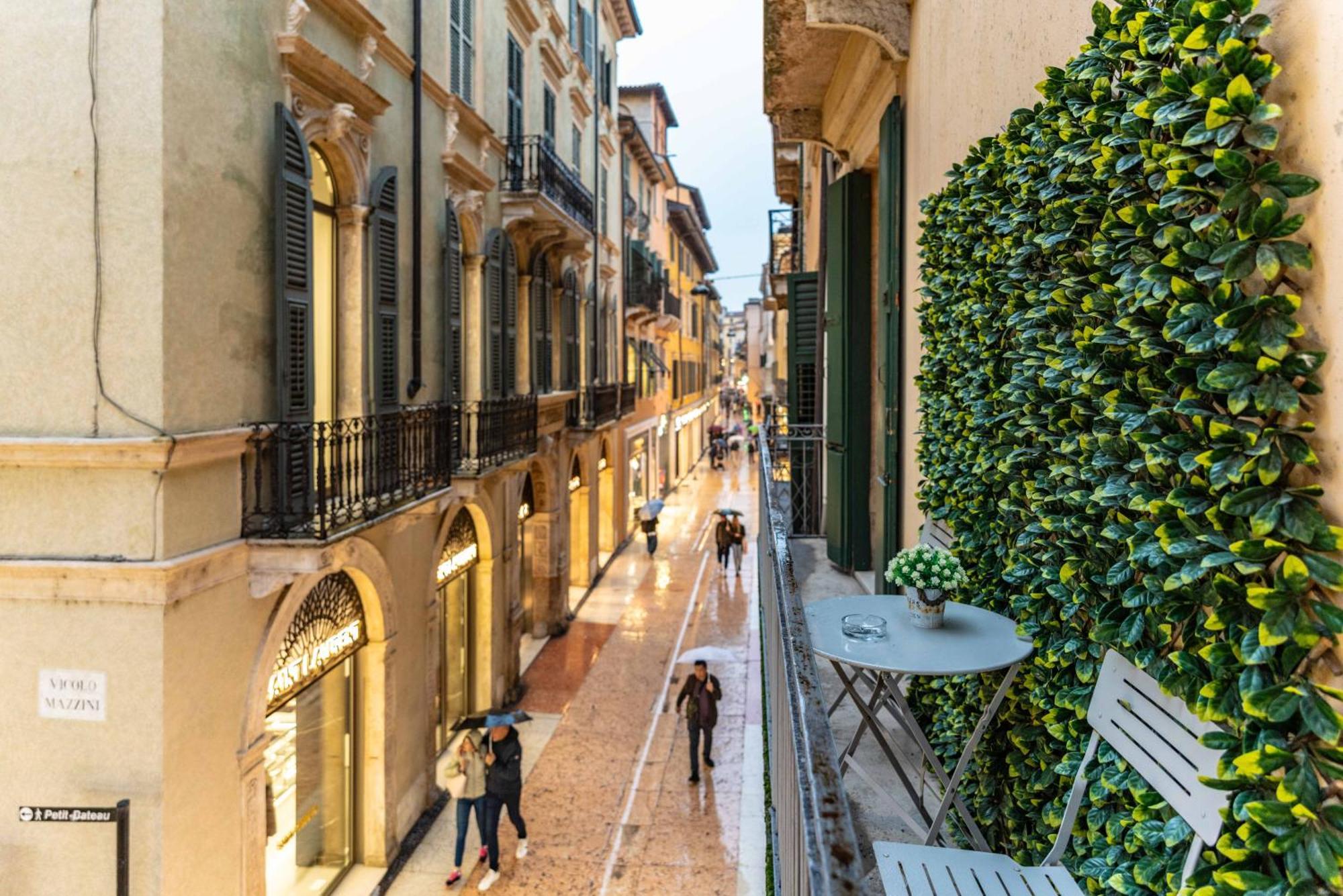 Apartment -near Arena & Giuletta- Pet Friendly Mazzini Palace *