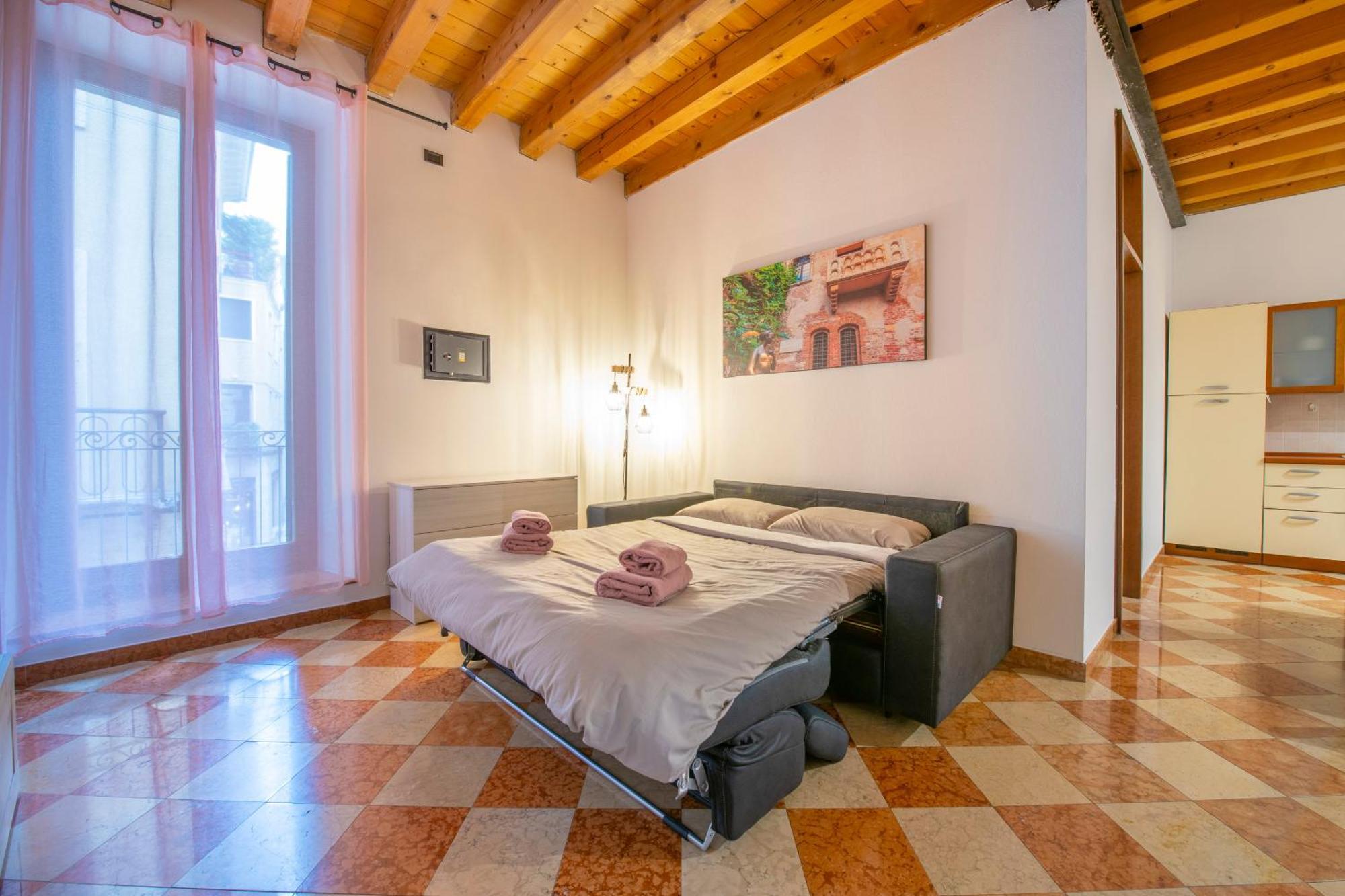 Apartment -near Arena & Giuletta- Pet Friendly Mazzini Palace